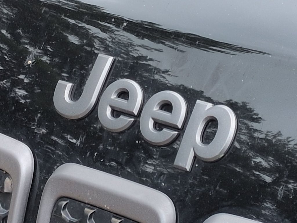 Thumbnail: 2020 Jeep Cherokee - 6