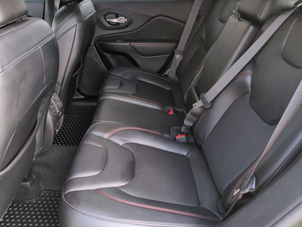 Thumbnail: 2021 Jeep Cherokee - 27