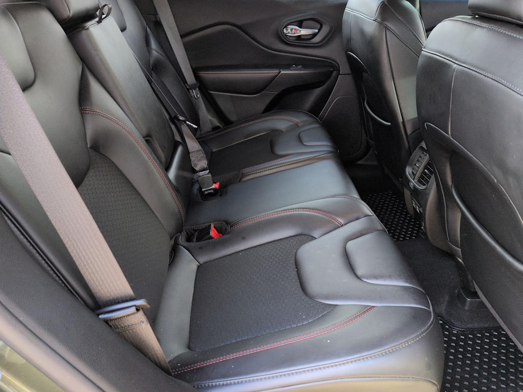 Thumbnail: 2021 Jeep Cherokee - 28