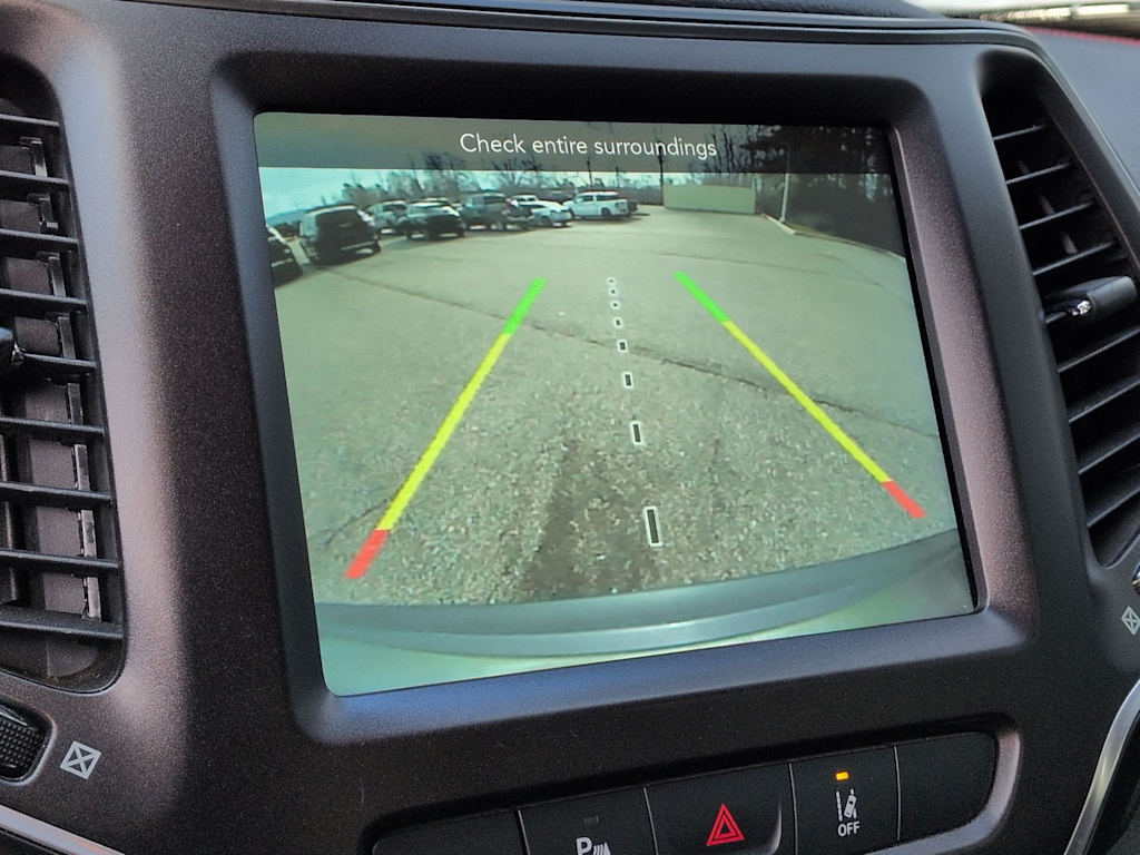 Thumbnail: 2021 Jeep Cherokee - 32