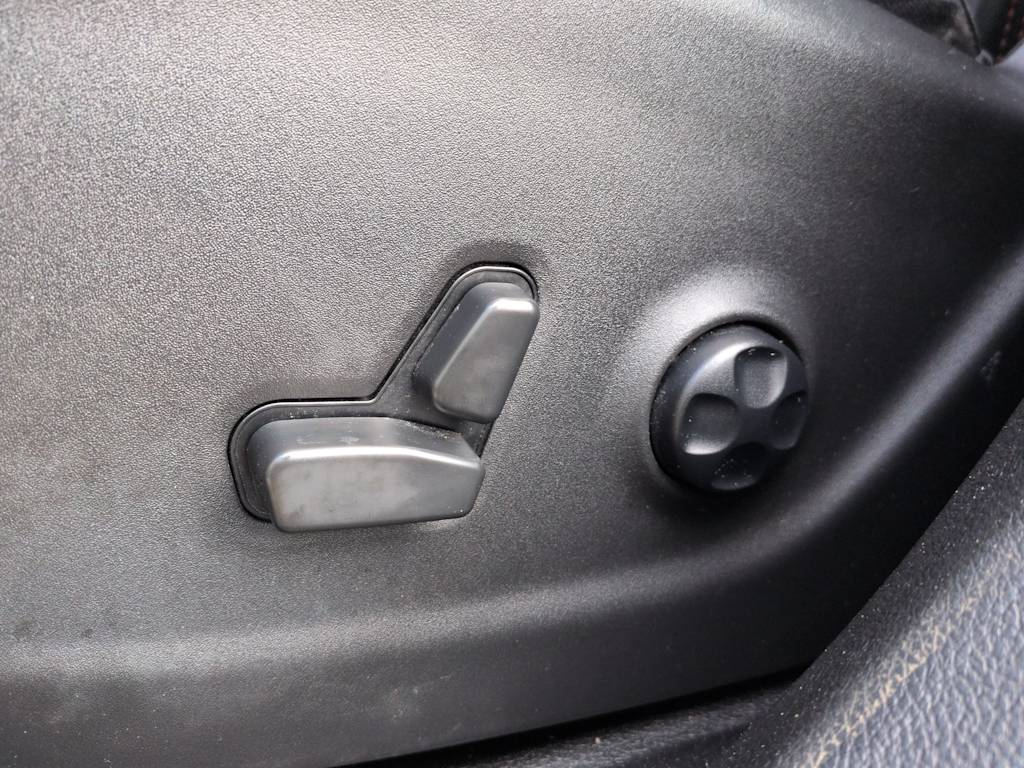 Thumbnail: 2021 Jeep Cherokee - 26