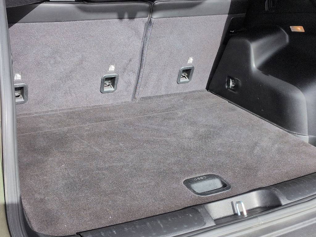 Thumbnail: 2021 Jeep Cherokee - 35