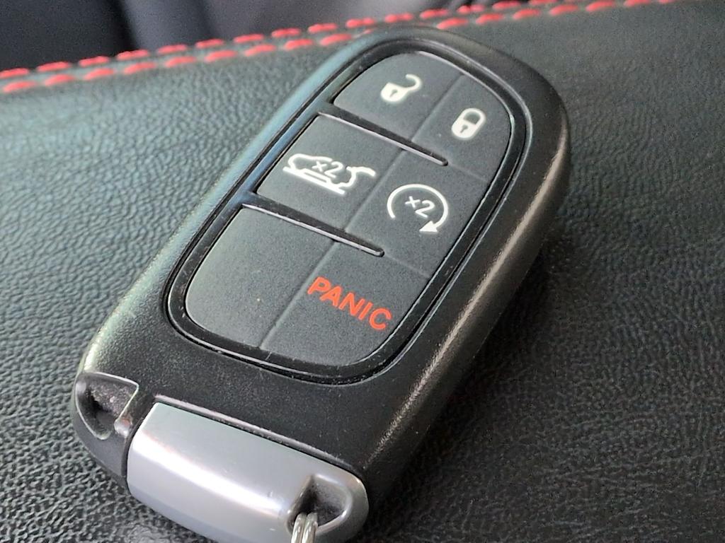 Thumbnail: 2021 Jeep Cherokee - 18