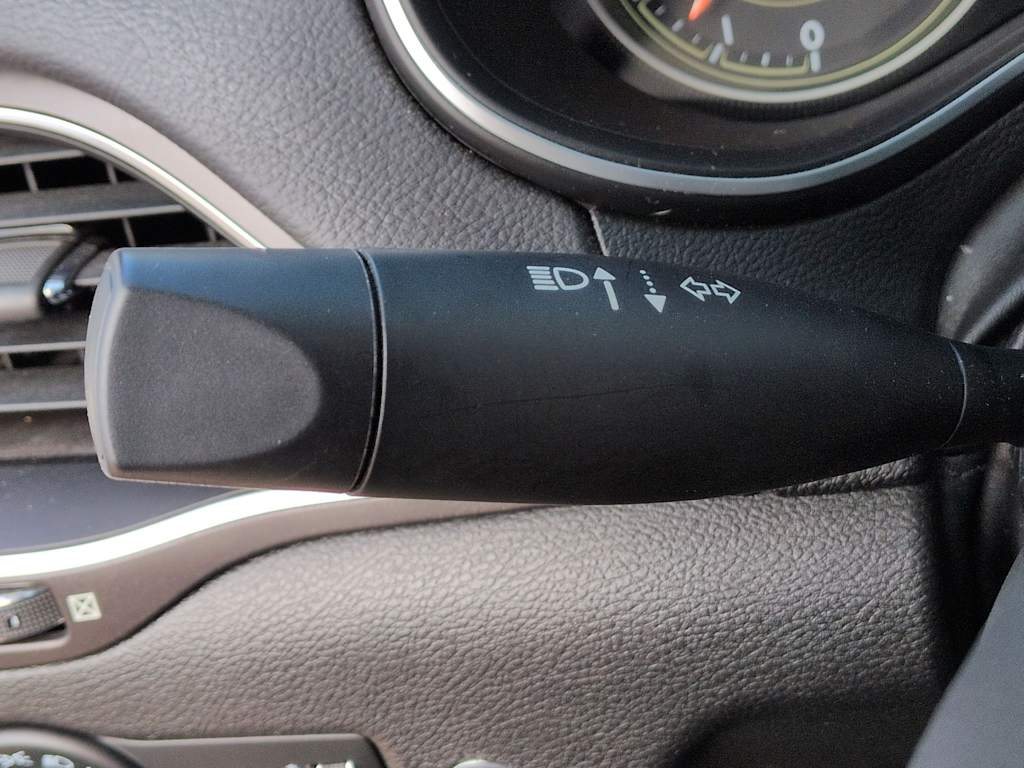 Thumbnail: 2021 Jeep Cherokee - 31