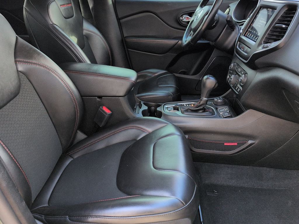 Thumbnail: 2021 Jeep Cherokee - 12