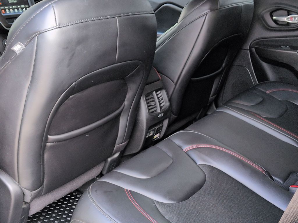 Thumbnail: 2021 Jeep Cherokee - 13