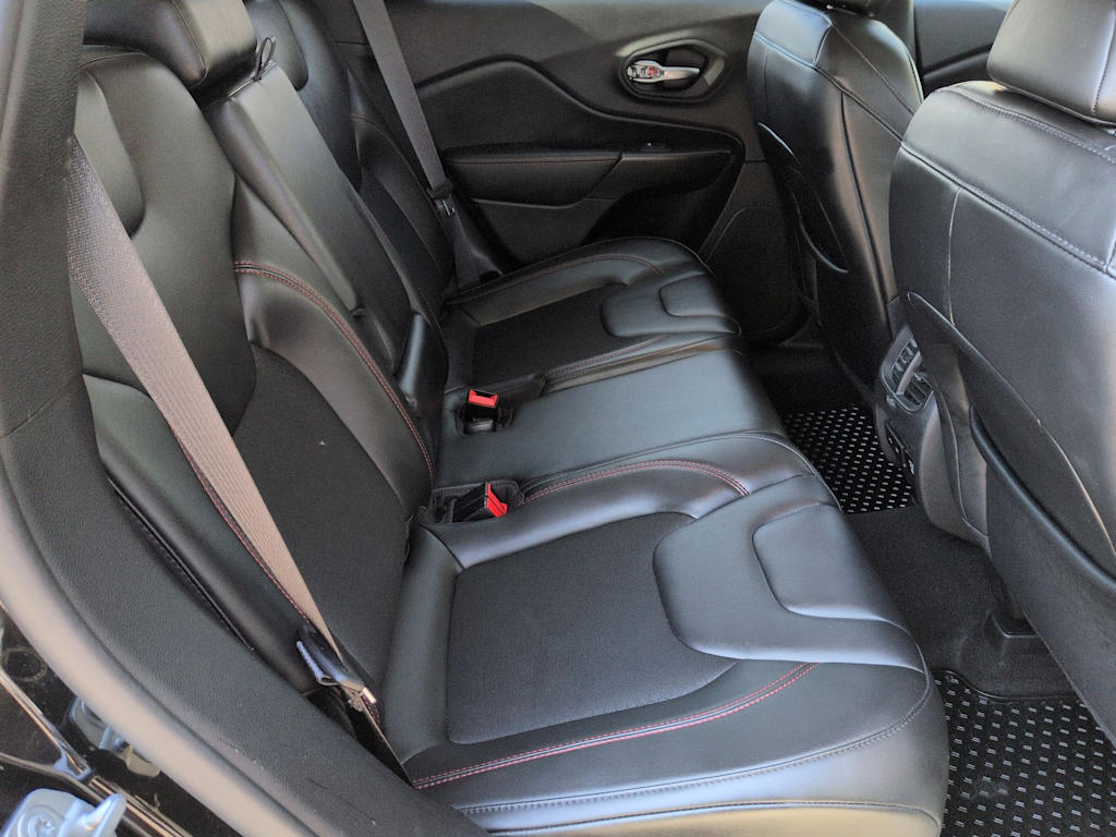 Thumbnail: 2020 Jeep Cherokee - 29