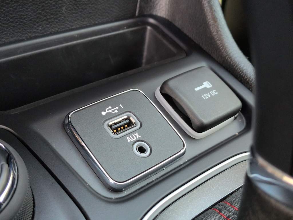 Thumbnail: 2020 Jeep Cherokee - 16