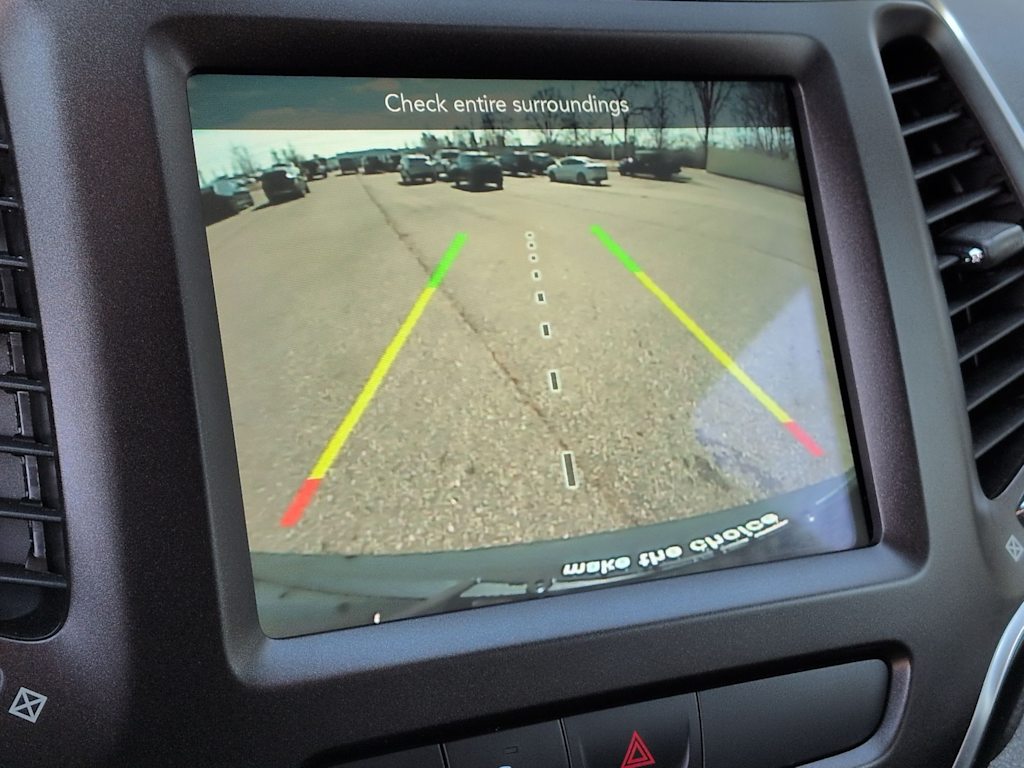 Thumbnail: 2020 Jeep Cherokee - 33