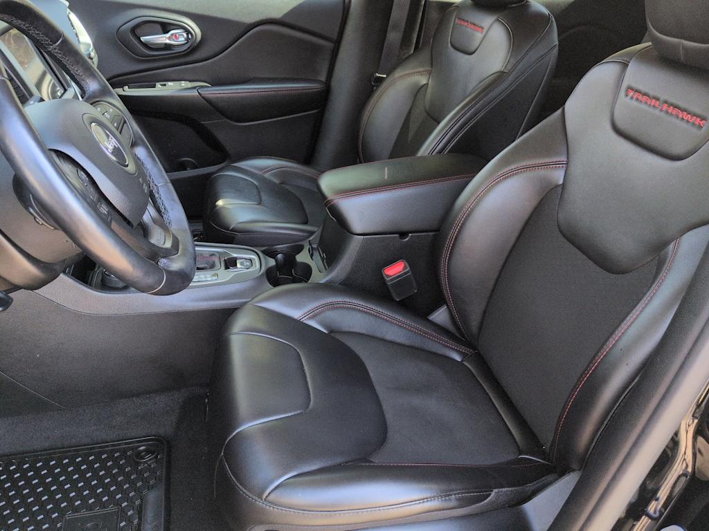 Thumbnail: 2020 Jeep Cherokee - 11