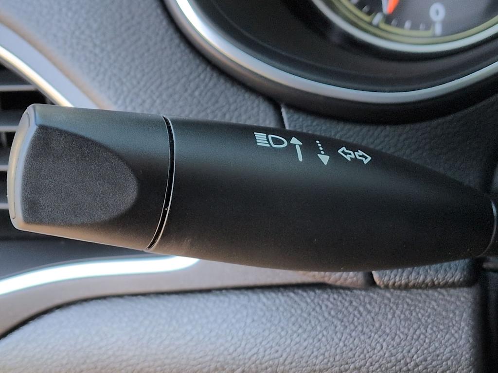 Thumbnail: 2020 Jeep Cherokee - 32