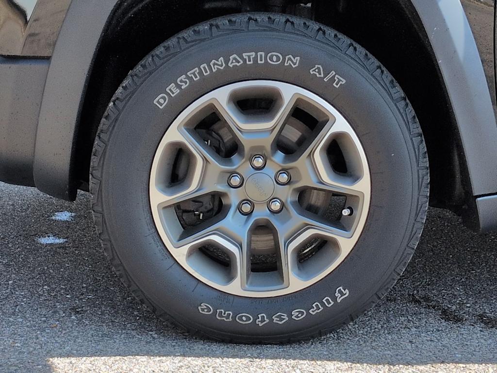 Thumbnail: 2020 Jeep Cherokee - 8