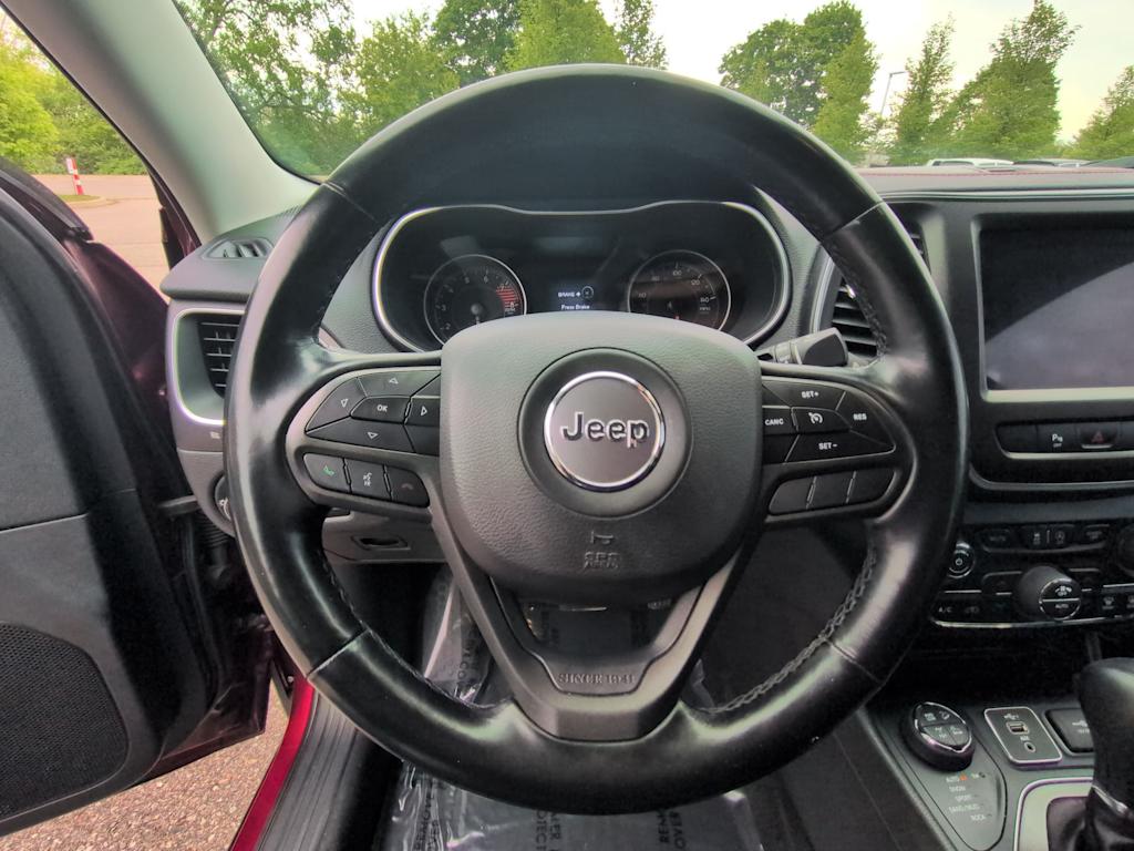 Thumbnail: 2020 Jeep Cherokee - 14