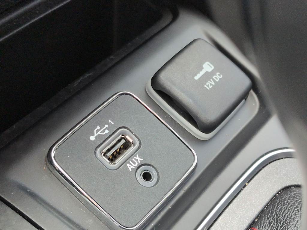 Thumbnail: 2020 Jeep Cherokee - 16