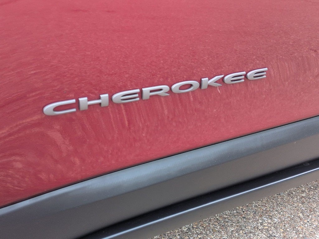 Thumbnail: 2020 Jeep Cherokee - 27