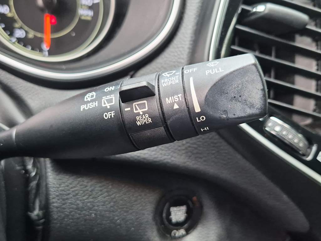 Thumbnail: 2019 Jeep Cherokee - 30