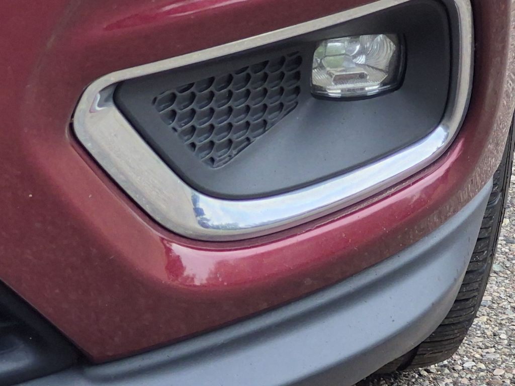 Thumbnail: 2019 Jeep Cherokee - 23