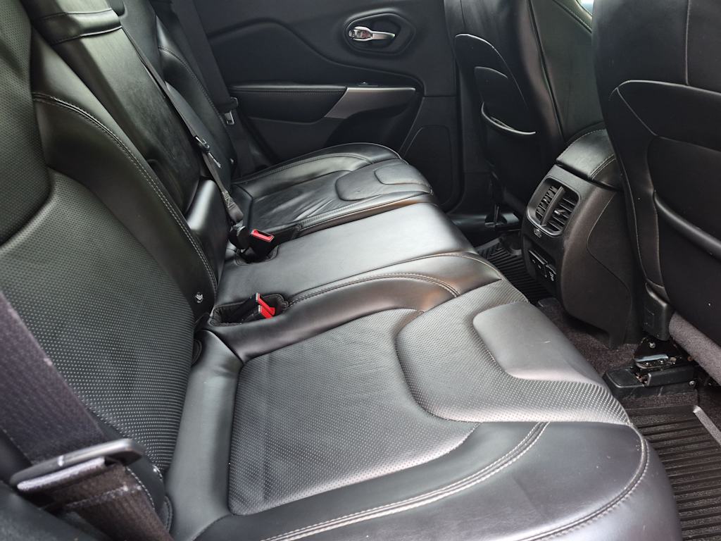 Thumbnail: 2019 Jeep Cherokee - 27