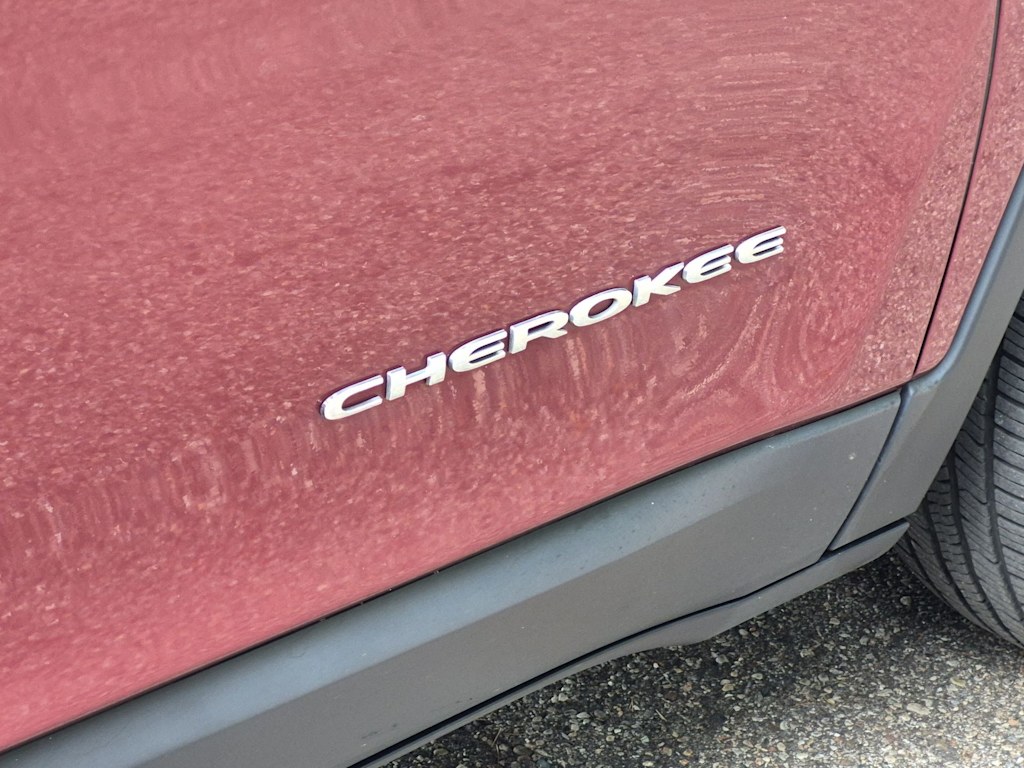 Thumbnail: 2019 Jeep Cherokee - 24