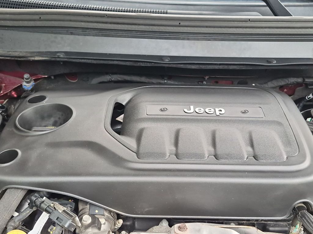 Thumbnail: 2019 Jeep Cherokee - 8