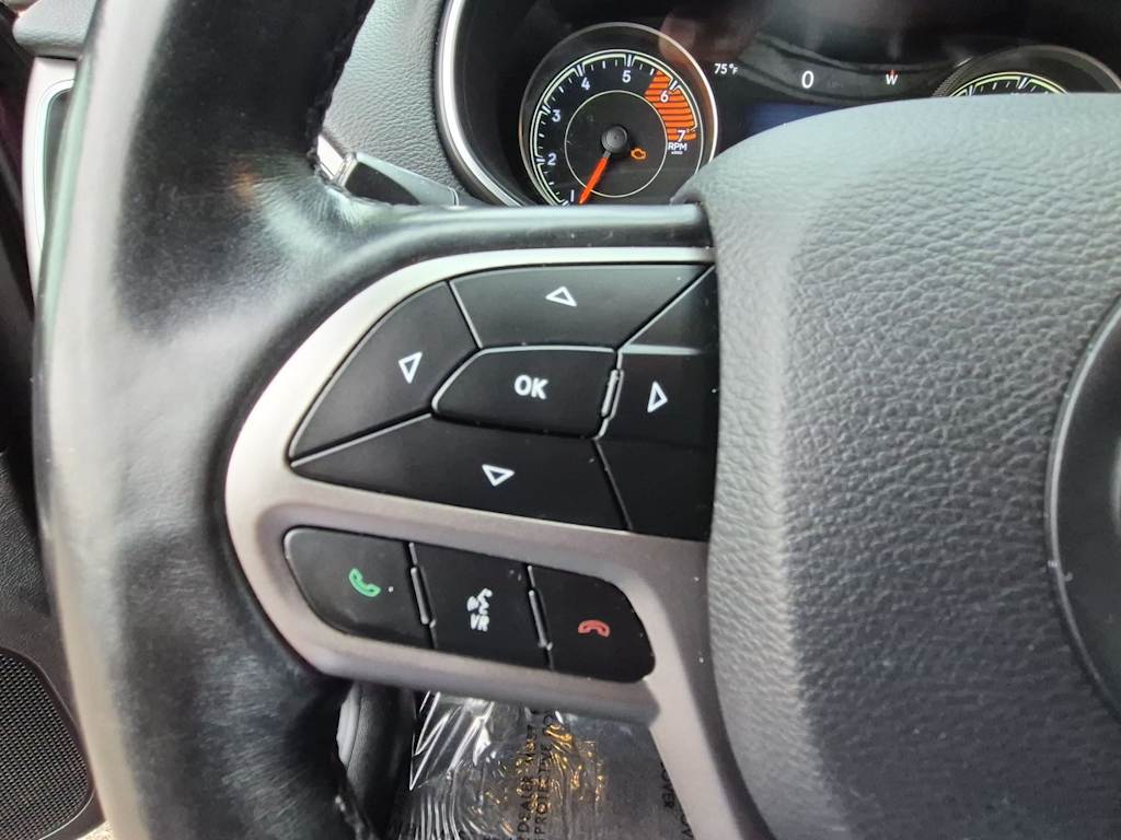 Thumbnail: 2019 Jeep Cherokee - 28