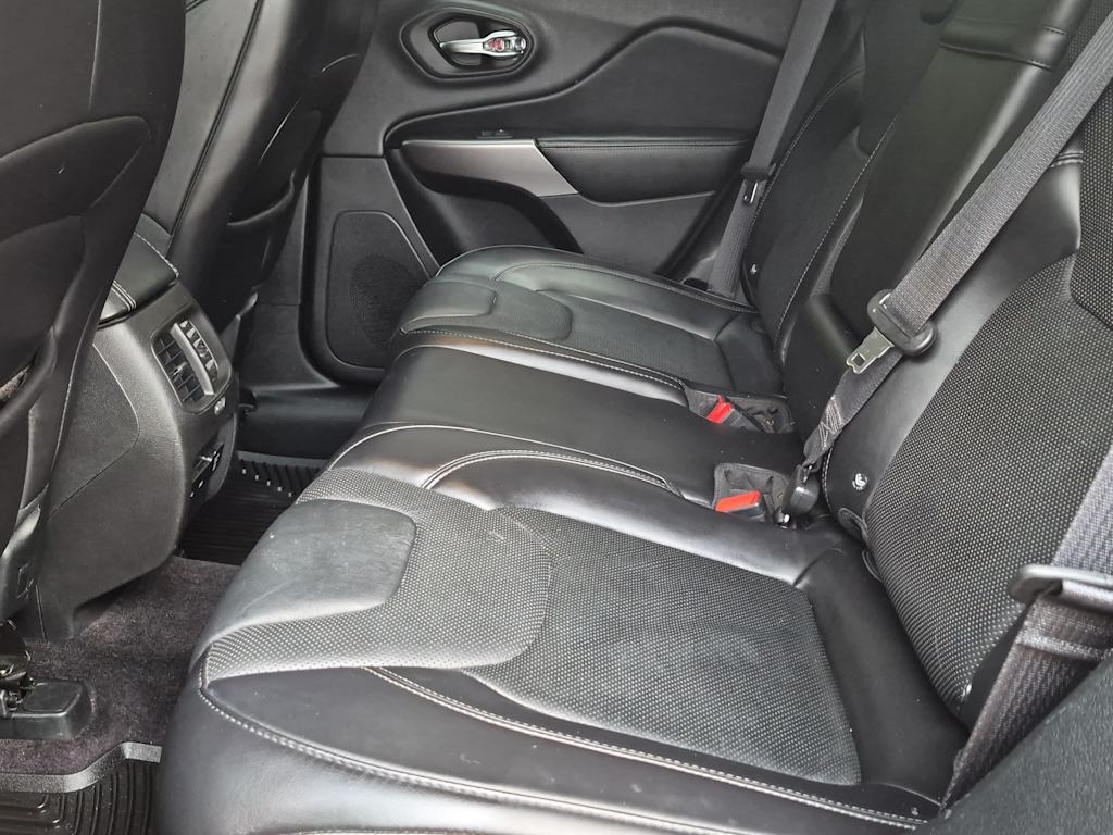 Thumbnail: 2019 Jeep Cherokee - 26