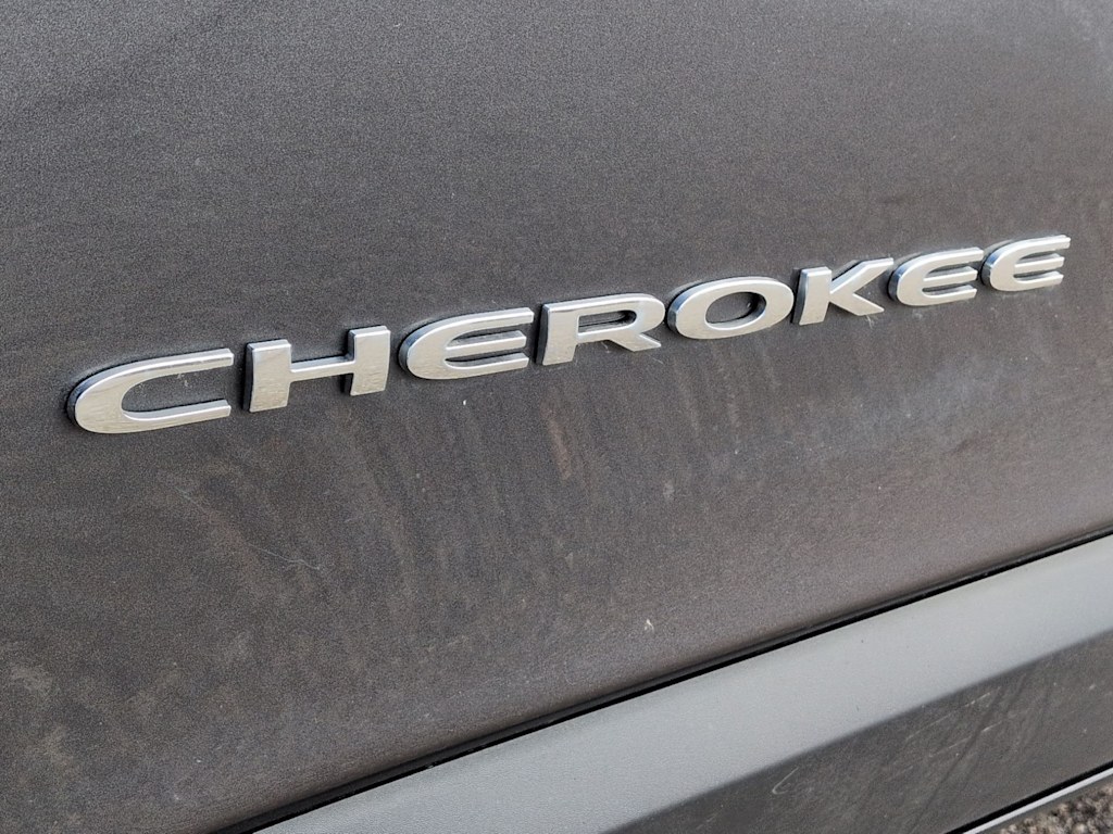 Thumbnail: 2017 Jeep Cherokee - 26