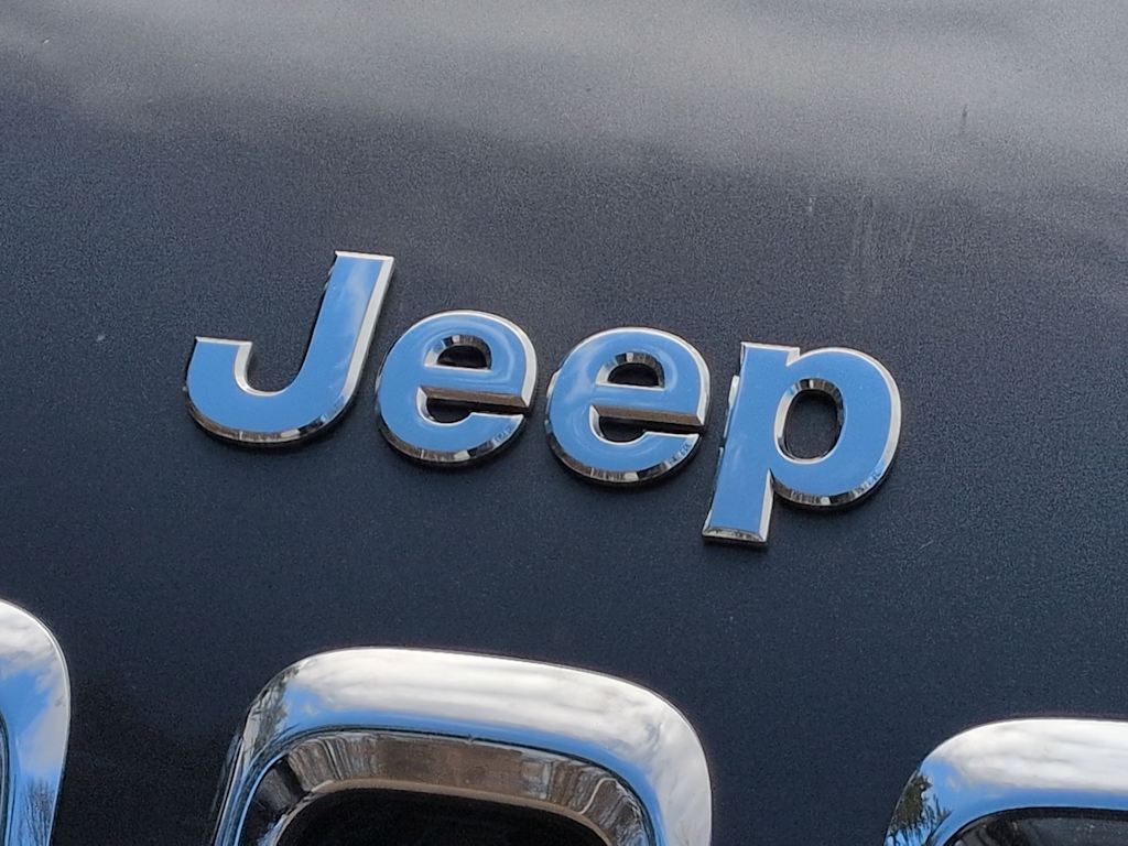 Thumbnail: 2017 Jeep Cherokee - 7