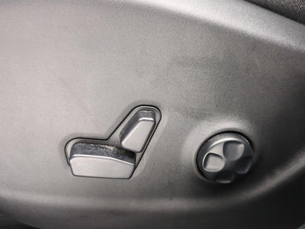 Thumbnail: 2021 Jeep Cherokee - 27