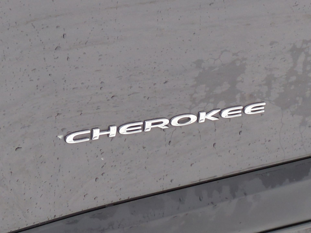Thumbnail: 2021 Jeep Cherokee - 26
