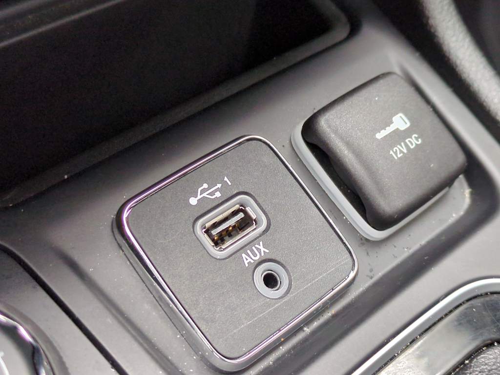 Thumbnail: 2021 Jeep Cherokee - 36