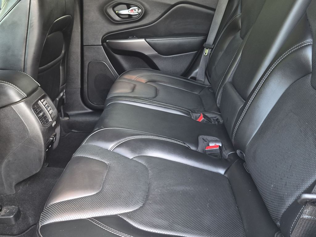 Thumbnail: 2020 Jeep Cherokee - 12