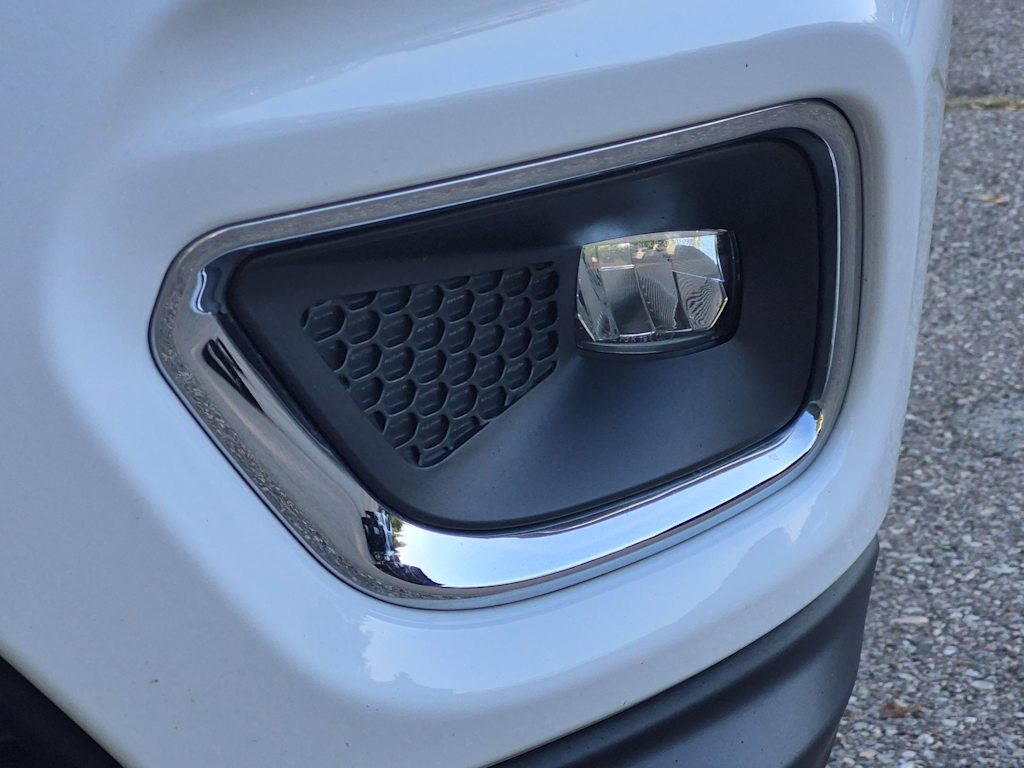 Thumbnail: 2020 Jeep Cherokee - 24