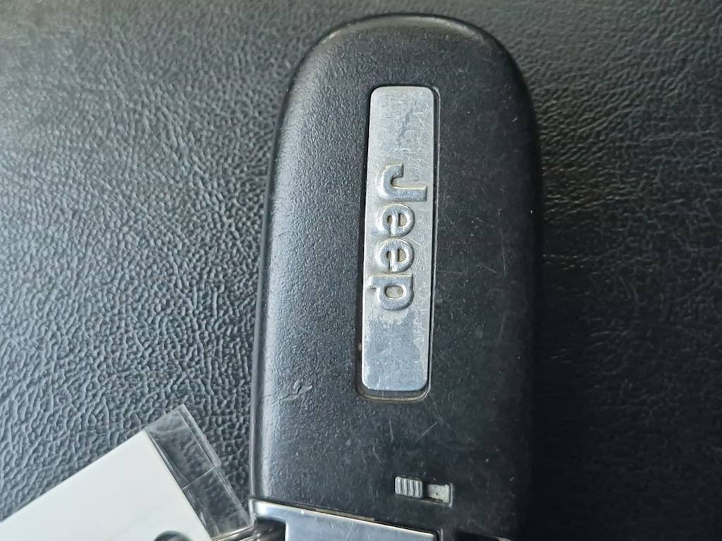 Thumbnail: 2020 Jeep Cherokee - 17