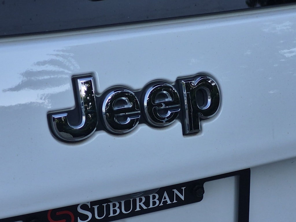 Thumbnail: 2020 Jeep Cherokee - 6