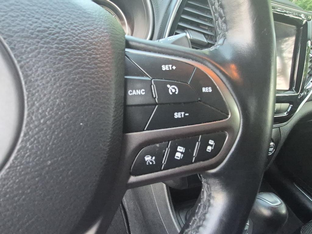 Thumbnail: 2020 Jeep Cherokee - 31