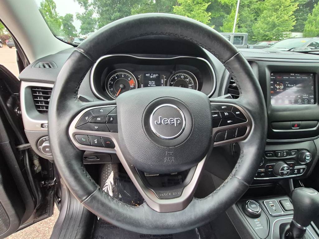 Thumbnail: 2019 Jeep Cherokee - 12