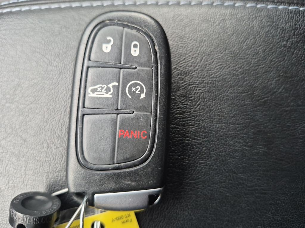 Thumbnail: 2019 Jeep Cherokee - 16