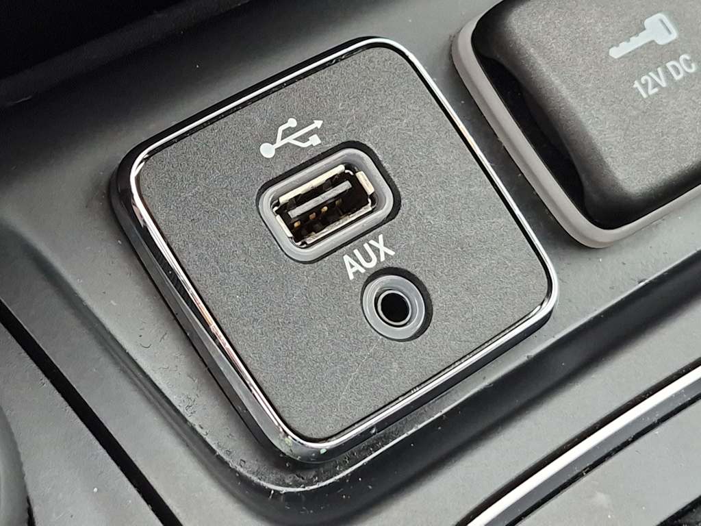 Thumbnail: 2019 Jeep Cherokee - 34