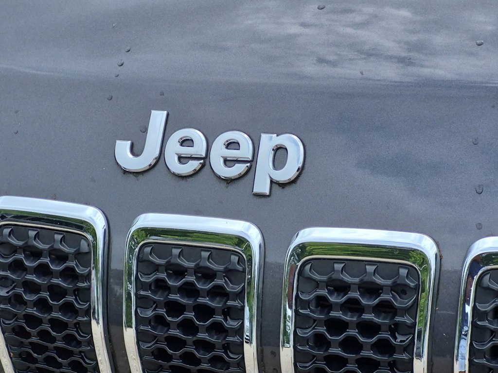 Thumbnail: 2019 Jeep Cherokee - 23