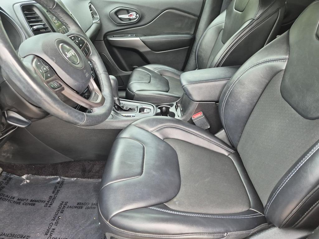 Thumbnail: 2019 Jeep Cherokee - 9