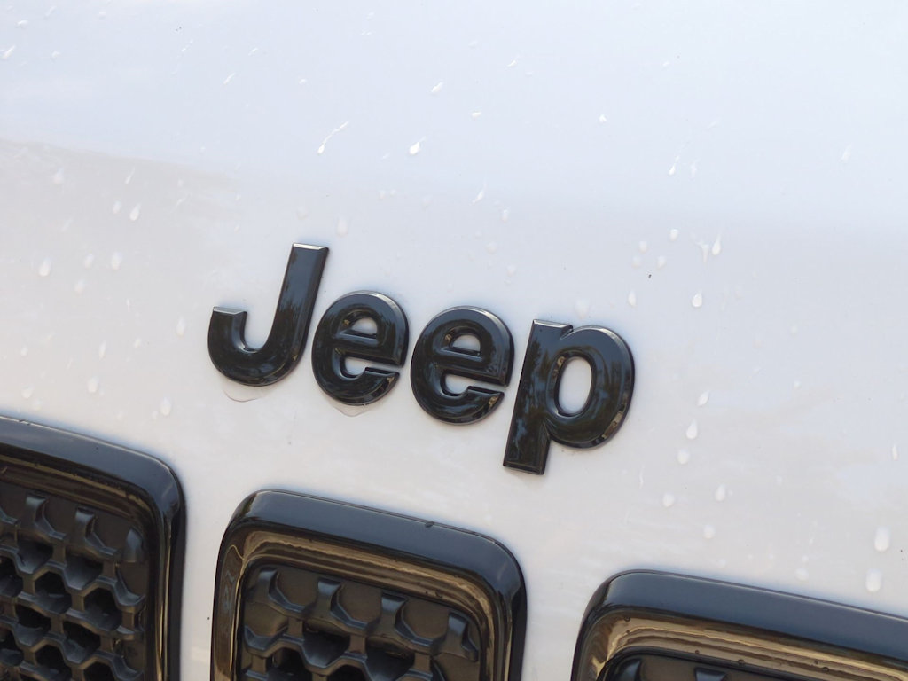 Thumbnail: 2023 Jeep Cherokee - 7