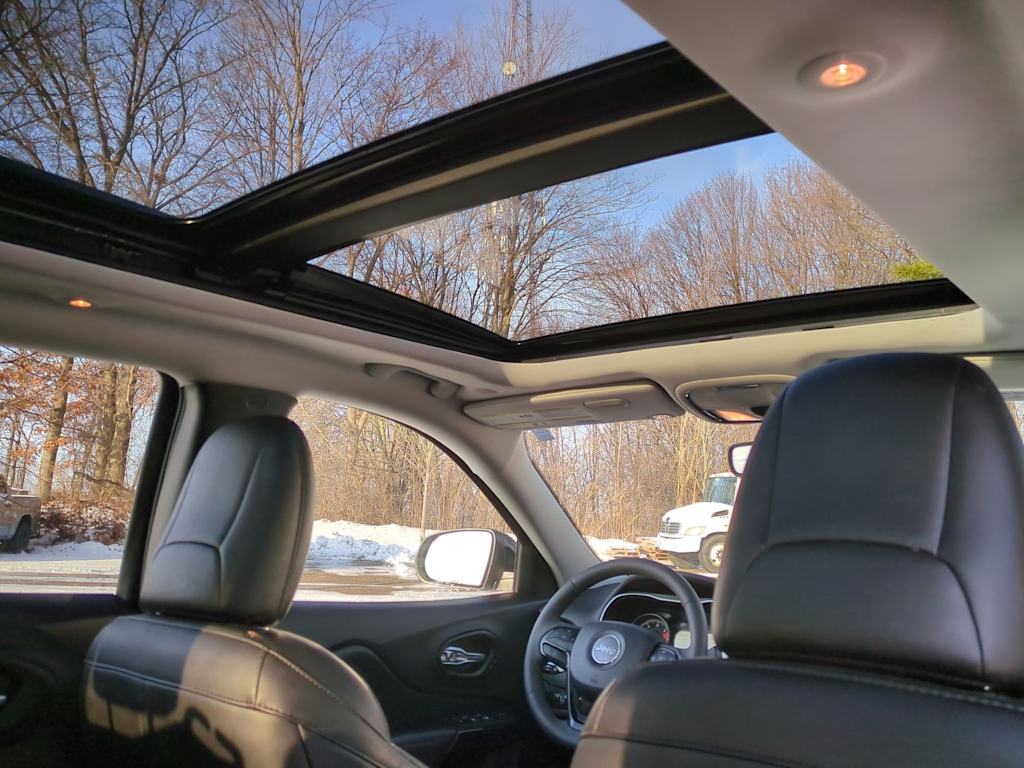 Thumbnail: 2023 Jeep Cherokee - 29