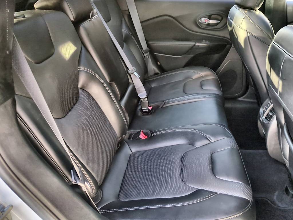 Thumbnail: 2023 Jeep Cherokee - 28