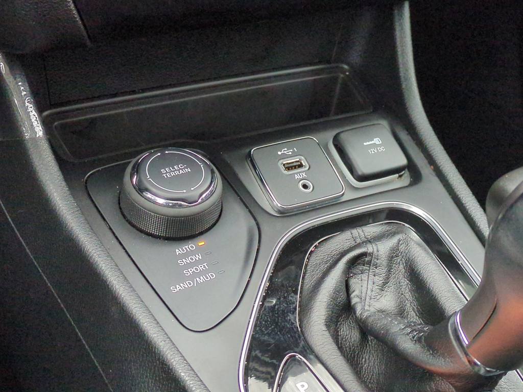 Thumbnail: 2023 Jeep Cherokee - 15