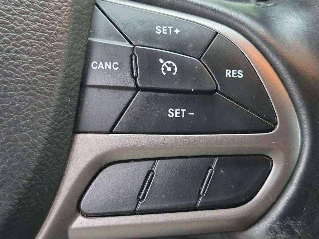 Thumbnail: 2021 Jeep Cherokee - 14