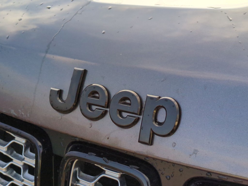 Thumbnail: 2018 Jeep Grand Cherokee - 7