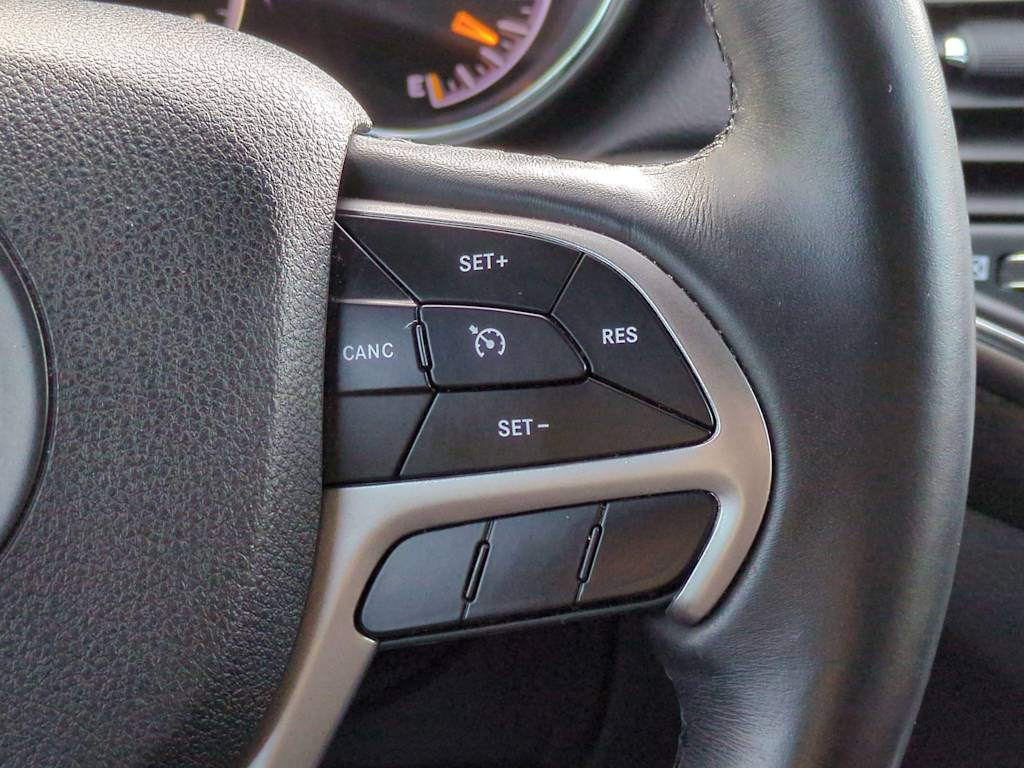 Thumbnail: 2018 Jeep Grand Cherokee - 30