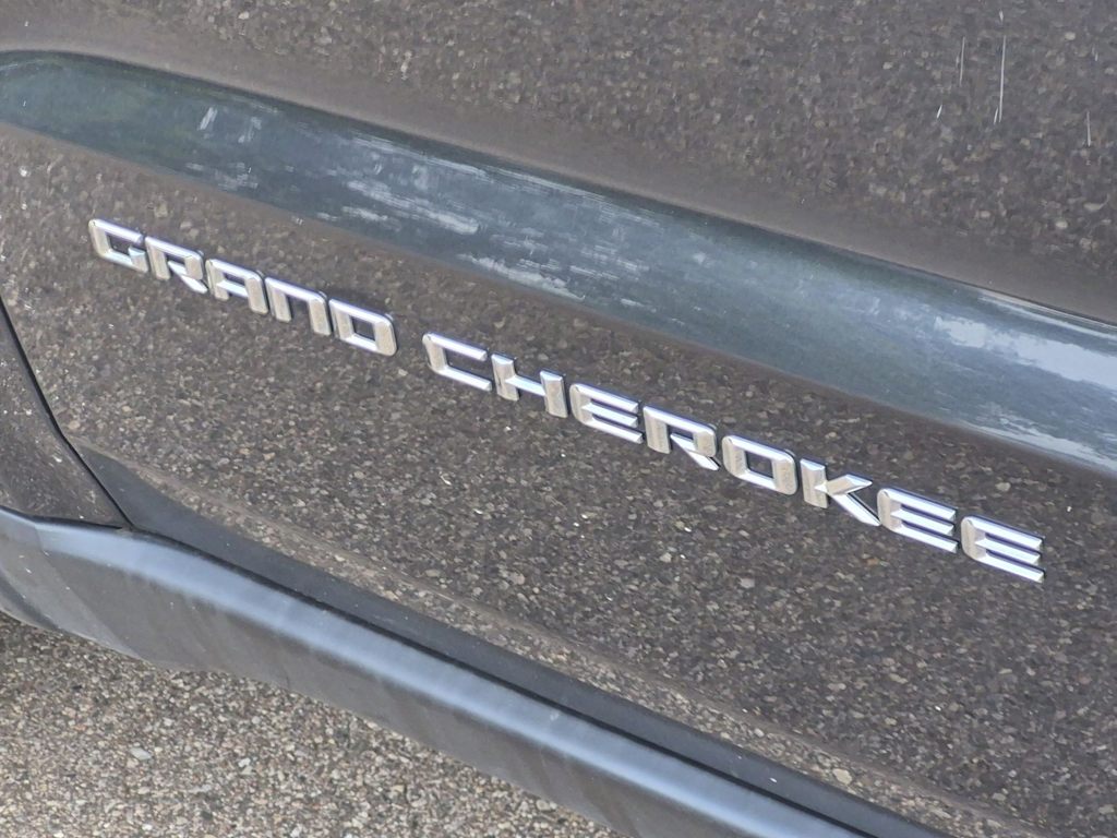 Thumbnail: 2016 Jeep Grand Cherokee - 26