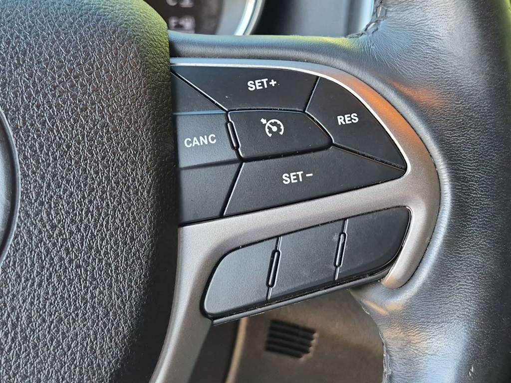 Thumbnail: 2018 Jeep Grand Cherokee - 31